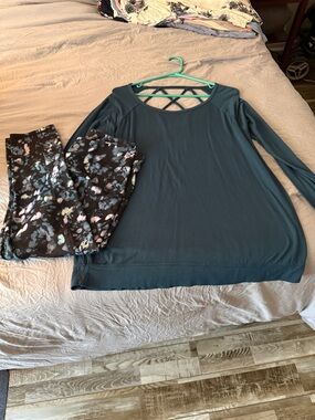 Teal Long Sleeve Top with Crisscross Back and printed 3/4 leggings